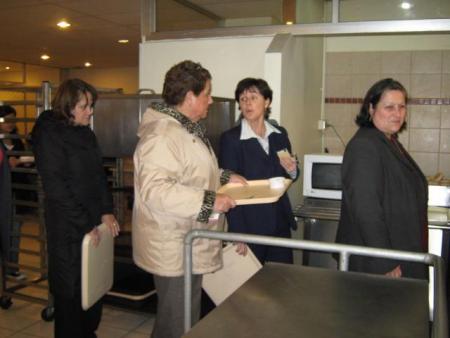 Mme Sarr et ses collegues de service.